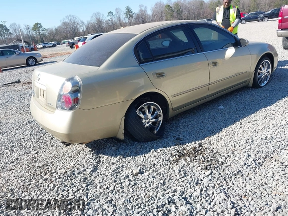 2002 Nissan Altima S with VIN 1N4AL11D92C287784, listed as a IAAI auction lot 41671404 with 131,942 mi miles. Bid and sale history available at carsss.com. Image 4.