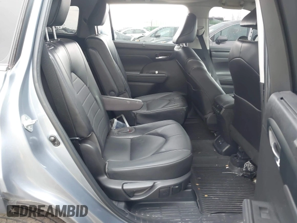 2022 Toyota Highlander XLE with VIN 5TDHZRBH6NS193727, listed as a IAAI auction lot 41841889 with 60,830 mi miles and . Bid and sale history available at DreamBid. Image 8.