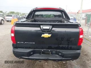 2012 Chevrolet Avalanche LTZ with VIN 3GNTKGE79CG182469, listed as a IAAI auction lot 42679724 with 306,624 mi miles and . Bid and sale history available at DreamBid. Image 16.