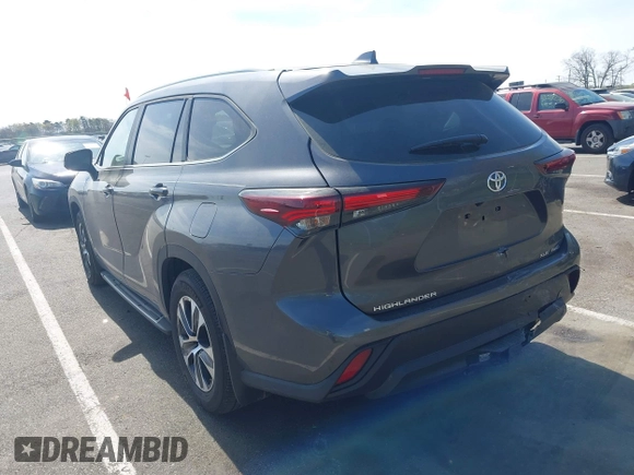 2024 Toyota Highlander LE z VIN 5TDKDRBH6RS552634, wystawiony jako IAAI lot #42086919 z przebiegiem 12 606 mil mil oraz . Historia ofert i sprzedaży dostępna na DreamBid. Obrazek 3.
