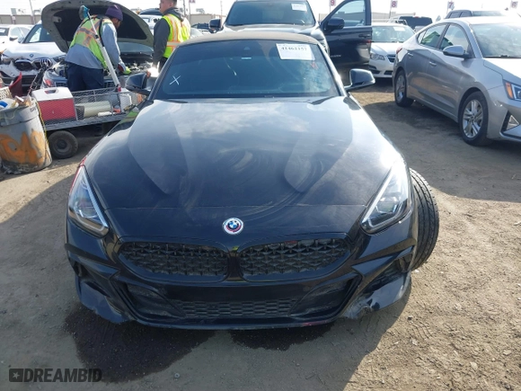 2022 BMW Z4 sDriveM40i with VIN WBAHF9C08NWX38258, listed as a IAAI auction lot 41462157 with 43,534 mi miles. Bid and sale history available at carsss.com. Image 12.