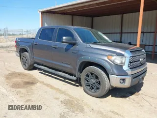 2018 Toyota Tundra 2WD SR5 with VIN 5TFEY5F19JX229779, listed as a IAAI auction lot 41718984 with 272,351 mi miles. Bid and sale history available at carsss.com. Image 1.