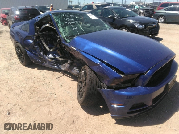 2014 Ford Mustang V6 z VIN 1ZVBP8AM9E5326813, wystawiony jako IAAI lot #31219468 z przebiegiem Nie podano mil oraz . Historia ofert i sprzedaży dostępna na DreamBid. Obrazek 1.