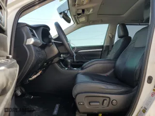 2019 Toyota Highlander SE with VIN 5TDJZRFH3KS943706, listed as a Copart auction lot 51982925 with 62,596 mi miles and Salvage Title. Bid and sale history available at carsss.com. Image 7.