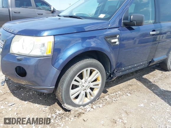 2010 Land Rover LR2 HSE z VIN SALFR2BN7AH176334, wystawiony jako IAAI lot #42094561 z przebiegiem 210 933 mil mil oraz . Historia ofert i sprzedaży dostępna na DreamBid. Obrazek 6.