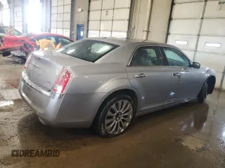 2014 Chrysler 300 C z VIN 2C3CCAKG2EH105831, wystawiony jako Copart lot #57361555 z przebiegiem 149 374 mil mil oraz Czysty tytuł • Clean title. Historia ofert i sprzedaży dostępna na DreamBid. Obrazek 3.