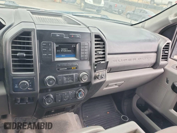 2019 Ford F-250 XL with VIN 1FT7X2B66KEE56940, listed as a IAAI auction lot 42282376 with 176,667 mi miles and . Bid and sale history available at DreamBid. Image 3.