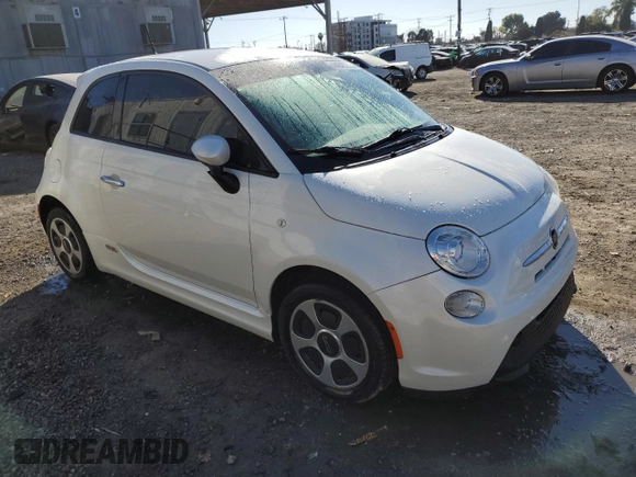 2014 FIAT 500e z VIN 3C3CFFGE8ET266784, wystawiony jako Copart lot #44840835 z przebiegiem 63 989 mil mil oraz Czysty tytuł • Clean title. Historia ofert i sprzedaży dostępna na DreamBid. Obrazek 4.