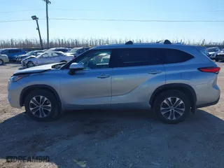 2020 Toyota Highlander XLE with VIN 5TDHZRBH4LS003176, listed as a IAAI auction lot 41696547 with 63,706 mi miles. Bid and sale history available at carsss.com. Image 14.