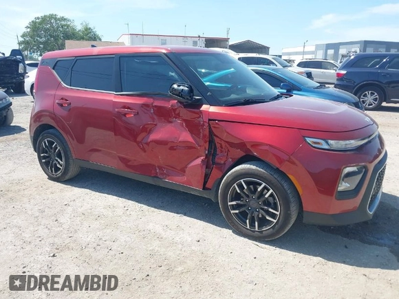 2022 Kia Soul LX with VIN KNDJ23AU9N7825549, listed as a IAAI auction lot 41940946 with 32,453 mi miles. Bid and sale history available at carsss.com. Image 1.