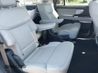 2025 Ford Expedition XLT с VIN 1FMJU1J85SEA23004, выставлен на аукционе IAAI как лот 42395289 с пробегом 1 917 миль миль и . История ставок и продаж доступна на DreamBid. Изображение 22.