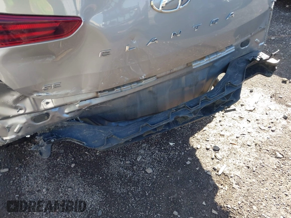 2020 Hyundai Elantra SE z VIN KMHD74LF3LU901845, wystawiony jako IAAI lot #42289742 z przebiegiem 45 673 mil mil oraz . Historia ofert i sprzedaży dostępna na DreamBid. Obrazek 17.