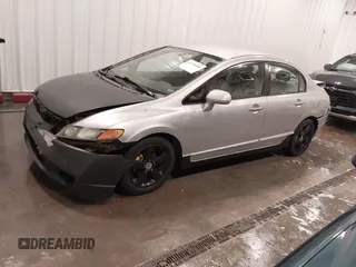 2009 Honda Civic LX z VIN 2HGFA16559H320179, wystawiony jako IAAI lot #41793459 z przebiegiem 172 878 mil mil oraz . Historia ofert i sprzedaży dostępna na DreamBid. Obrazek 17.