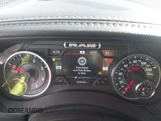 2021 Ram 2500 Laramie z VIN 3C6UR5FL7MG590681, wystawiony jako IAAI lot #41679165 z przebiegiem 28 482 mil mil oraz . Historia ofert i sprzedaży dostępna na DreamBid. Obrazek 7.