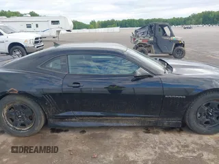 2011 Chevrolet Camaro 2LT z VIN 2G1FC1ED9B9202646, wystawiony jako IAAI lot #42197210 z przebiegiem 177 451 mil mil oraz . Historia ofert i sprzedaży dostępna na DreamBid. Obrazek 14.