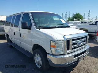2014 Ford Econoline Passenger XL with VIN 1FBNE3BL9EDA22177, listed as a IAAI auction lot 42097378 with 232,100 mi miles. Bid and sale history available at carsss.com. Image 1.