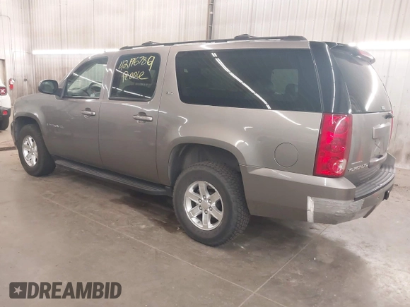 2007 GMC Yukon XL SLT with VIN 1GKFK16387R195478, listed as a IAAI auction lot 42196789 with 258,350 mi miles. Bid and sale history available at carsss.com. Image 3.
