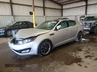 2011 Kia Optima EX z VIN KNAGN4A74B5163918, wystawiony jako Copart lot #53253085 z przebiegiem Nie podano mil oraz Szkoda całkowita • Salvage title. Historia ofert i sprzedaży dostępna na DreamBid. Obrazek 1.