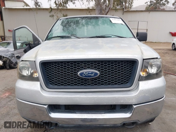 2005 Ford F-150 XLT z VIN 1FTPX04595KC18420, wystawiony jako IAAI lot #41493863 z przebiegiem 181 395 mil mil oraz . Historia ofert i sprzedaży dostępna na DreamBid. Obrazek 12.