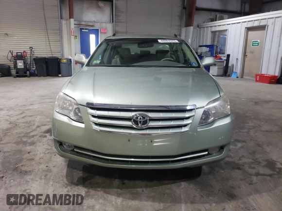 2006 Toyota Avalon XL z VIN 4T1BK36B46U090893, wystawiony jako Copart lot #60064325 z przebiegiem 142 546 mil mil oraz Czysty tytuł • Clean title. Historia ofert i sprzedaży dostępna na DreamBid. Obrazek 5.