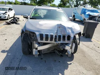 2019 Jeep Cherokee Latitude Plus with VIN 1C4PJMLB3KD437129, listed as a Copart auction lot 61947675 with 73,982 mi miles and Salvage title. Bid and sale history available at DreamBid. Image 5.