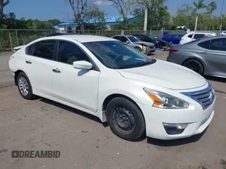 2015 Nissan Altima 2.5 SV with VIN 1N4AL3AP6FC434347, listed as a IAAI auction lot 42058176 with 131,022 mi miles. Bid and sale history available at carsss.com. Image 1.