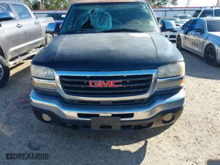 2005 GMC Sierra 2500HD SLT with VIN 1GTHK29U05E343089, listed as a IAAI auction lot 41189457 with 1 mi miles. Bid and sale history available at carsss.com. Image 12.