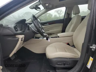 2019 Buick Regal Essence z VIN W04GV8SX8K1013160, wystawiony jako Copart lot #57957395 z przebiegiem 78 550 mil mil oraz Szkoda całkowita • Salvage title. Historia ofert i sprzedaży dostępna na DreamBid. Obrazek 7.