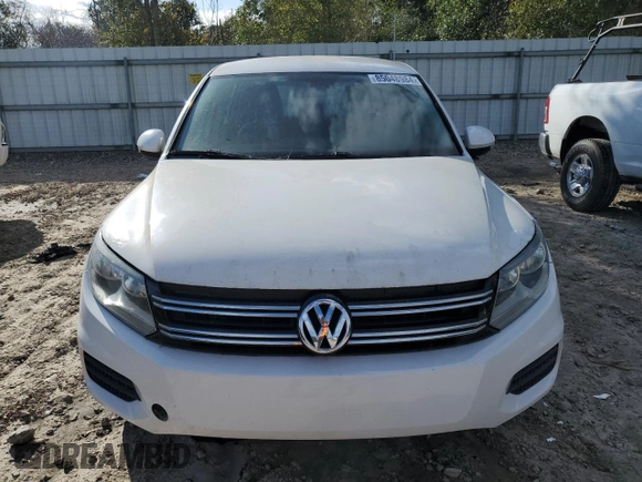 2013 Volkswagen Tiguan SE with VIN WVGAV3AX9DW575926, listed as a Copart auction lot 85048984 with 117,986 mi miles and Clean title. Bid and sale history available at DreamBid. Image 5.