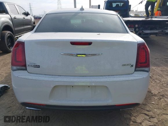2015 Chrysler 300 with VIN 2C3CCAGG6FH842475, listed as a IAAI auction lot 40713366 with 138,342 mi miles. Bid and sale history available at carsss.com. Image 15.