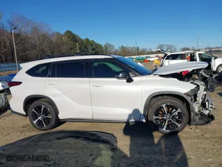 2022 Toyota Highlander XSE with VIN 5TDLZRAH5NS113040, listed as a IAAI auction lot 41231158 with 94,048 mi miles. Bid and sale history available at carsss.com. Image 14.
