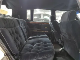 1991 Chrysler New Yorker z VIN 1C3XY66R1MD290977, wystawiony jako Copart lot #83359124 z przebiegiem 98 611 mil mil oraz Szkody całkowita. Historia ofert i sprzedaży dostępna na DreamBid. Obrazek 10.