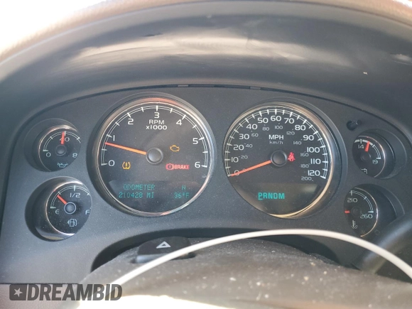 2011 GMC Yukon XL SLT with VIN 1GKS1KE09BR160925, listed as a Copart auction lot 46185765 with 210,428 mi miles and Clean Title. Bid and sale history available at DreamBid. Image 9.