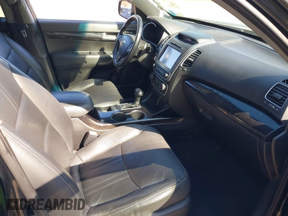 2015 Kia Sorento SX with VIN 5XYKWDA79FG619256, listed as a IAAI auction lot 42088747 with 203,335 mi miles. Bid and sale history available at carsss.com. Image 5.