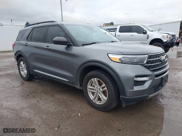 2022 Ford Explorer XLT with VIN 1FMSK7DH7NGA08828, listed as a IAAI auction lot 40946567 with 72,071 mi miles. Bid and sale history available at carsss.com. Image 1.