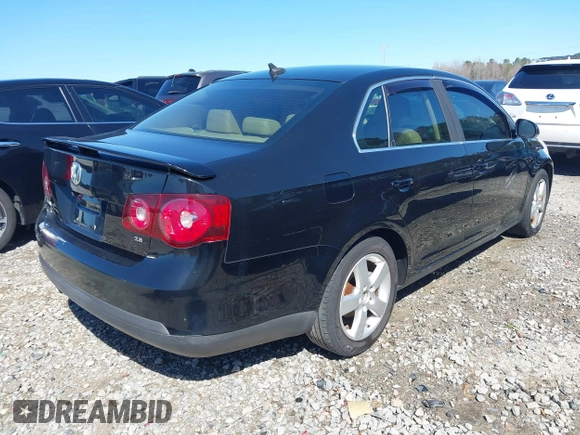 2008 Volkswagen Jetta Sedan SE with VIN 3VWRM71K88M067312, listed as a IAAI auction lot 41722156 with 224,394 mi miles. Bid and sale history available at carsss.com. Image 4.