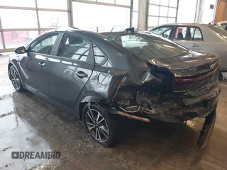 2024 Kia Forte LXS z VIN 3KPF24AD9RE827562, wystawiony jako IAAI lot #41943586 z przebiegiem 9 034 mil mil oraz . Historia ofert i sprzedaży dostępna na DreamBid. Obrazek 3.