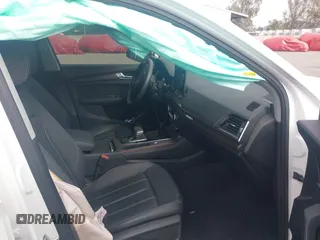 2021 Audi Q5 Premium Plus z VIN WA1E2AFY1M2088449, wystawiony jako IAAI lot #39055032 z przebiegiem 83 555 mil mil oraz . Historia ofert i sprzedaży dostępna na DreamBid. Obrazek 5.
