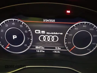 2020 Audi Q5 Premium Plus with VIN WA1BNAFYXL2055300, listed as a IAAI auction lot 41647004 with 66,473 mi miles. Bid and sale history available at carsss.com. Image 7.
