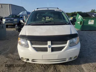 2005 Dodge Caravan SXT with VIN 2D4GP44L45R585381, listed as a Copart auction lot 66082085 with 195,700 mi miles and Salvage title. Bid and sale history available at DreamBid. Image 5.