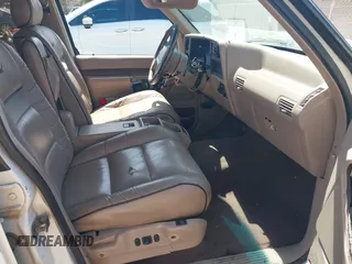 1994 Ford Explorer Eddie Bauer z VIN 1FMDU34X4RUB96329, wystawiony jako IAAI lot #42105903 z przebiegiem 52 719 mil mil oraz . Historia ofert i sprzedaży dostępna na DreamBid. Obrazek 5.