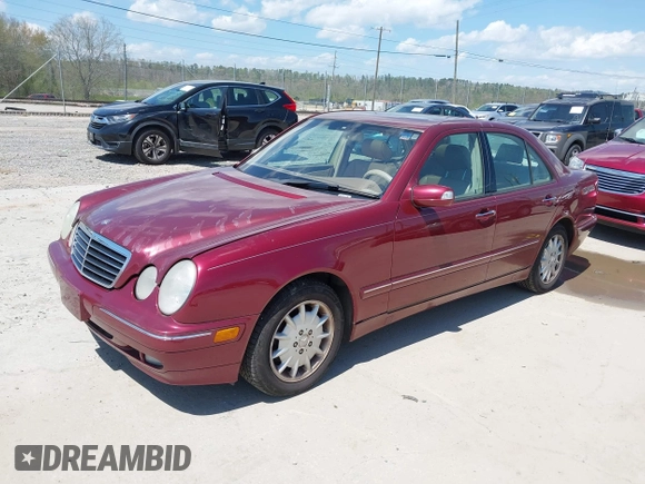 2000 Mercedes-Benz E-Class with VIN WDBJF65J1YB018240, listed as a IAAI auction lot 42051187 with 186,651 mi miles. Bid and sale history available at carsss.com. Image 2.