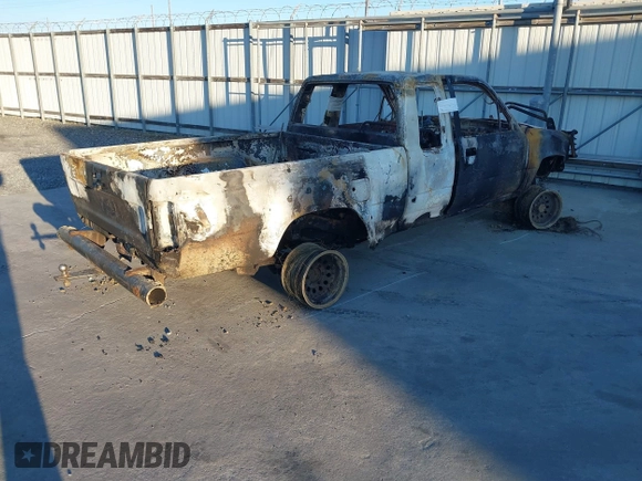 1994 Toyota Pickup DLX z VIN JT4VN13DXR5147115, wystawiony jako IAAI lot #41633548 z przebiegiem Nie podano mil oraz . Historia ofert i sprzedaży dostępna na DreamBid. Obrazek 4.