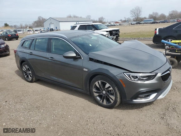 2018 Buick Regal TourX Essence with VIN W04GV8SX6J1132386, listed as a Copart auction lot 49986955 with 68,885 mi miles and Salvage Title. Bid and sale history available at carsss.com. Image 4.