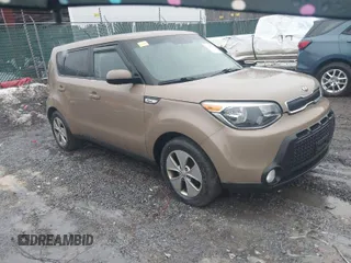 2015 Kia Soul with VIN KNDJN2A22F7191177, listed as a IAAI auction lot 41461278 with 102,023 mi miles. Bid and sale history available at carsss.com. Image 1.