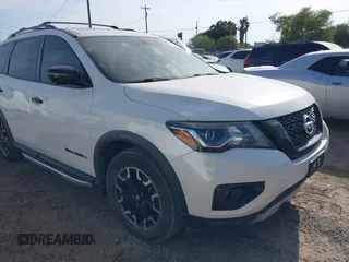 2020 Nissan Pathfinder SL z VIN 5N1DR2CN3LC605204, wystawiony jako IAAI lot #42063143 z przebiegiem 71 322 mil mil oraz . Historia ofert i sprzedaży dostępna na DreamBid. Obrazek 1.