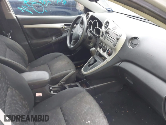 2009 Pontiac Vibe 1SB z VIN 5Y2SP67069Z412302, wystawiony jako IAAI lot #42282155 z przebiegiem 210 288 mil mil oraz . Historia ofert i sprzedaży dostępna na DreamBid. Obrazek 5.