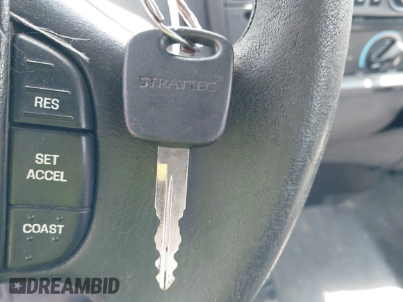 2000 Ford F-150 XL with VIN 1FTPF18LXYNA72484, listed as a IAAI auction lot 42187405 with 233,334 mi miles and . Bid and sale history available at DreamBid. Image 11.