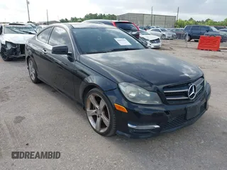 2015 Mercedes-Benz C 250 with VIN WDDGJ4HB6FG350022, listed as a IAAI auction lot 42552333 with 135,827 mi miles and . Bid and sale history available at DreamBid. Image 1.