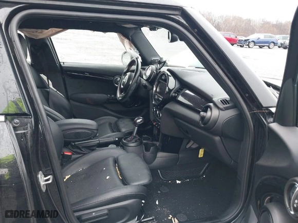 2018 MINI Hardtop 4 Door Cooper S with VIN WMWXU3C58J2F51097, listed as a IAAI auction lot 41567892 with 133542 miles. Bid and sale history available at carsss.com. Image 5.